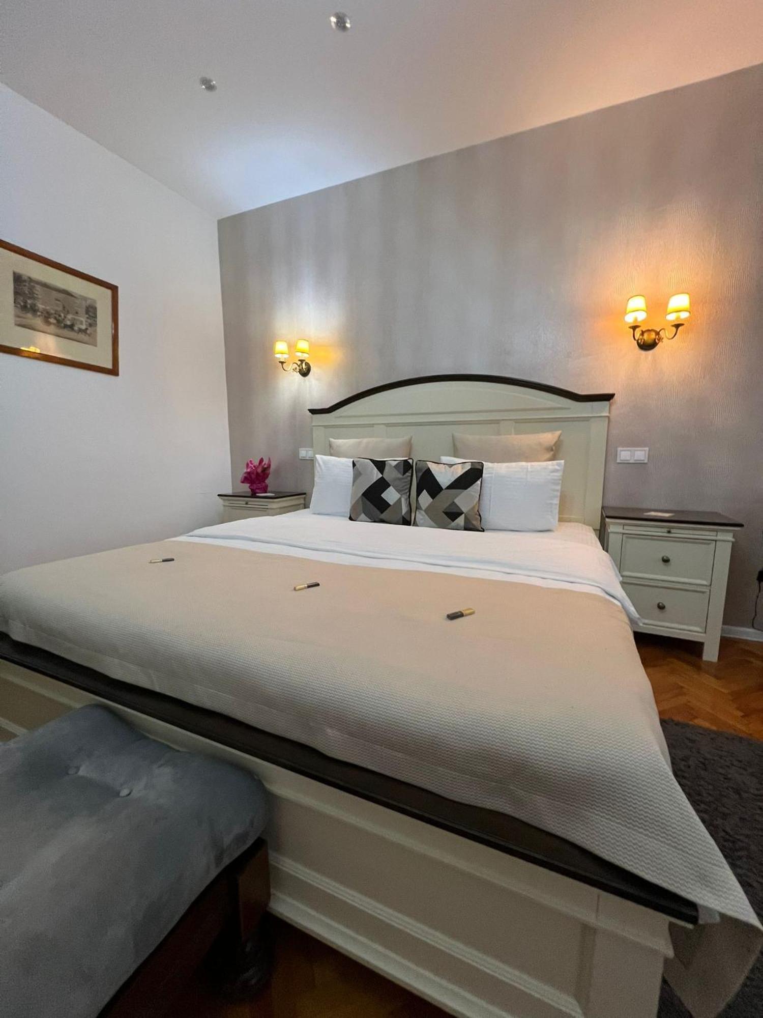 Royal Apartment